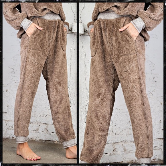 easel Pants & Jumpsuits Easel Ultra Lux Teddy Fur 2 Piece Hoodie